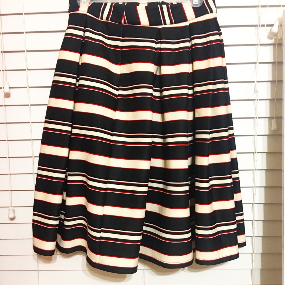 High waisted striped skirt